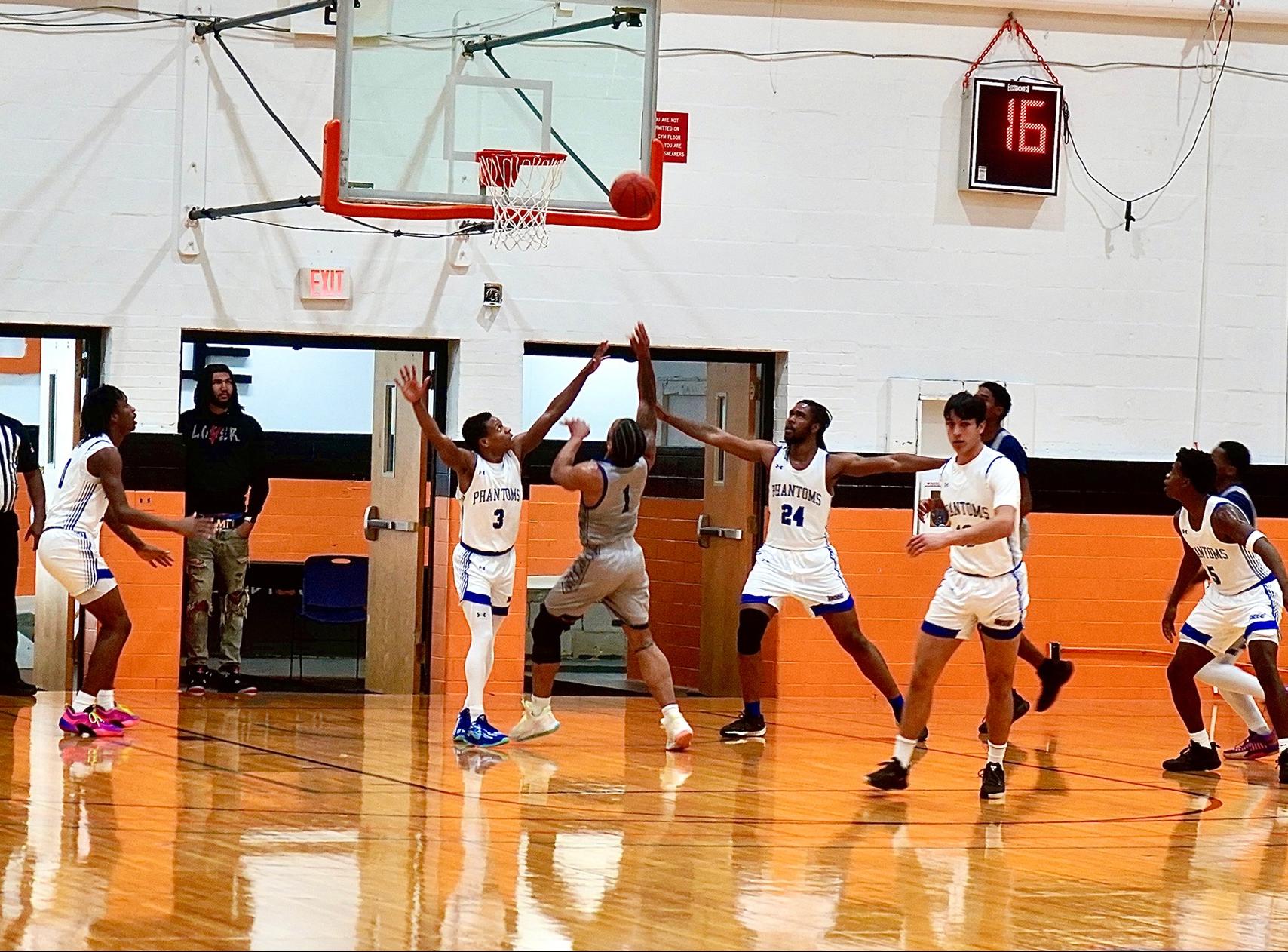 DCCC Takes 59-51 Loss to Williamson in Home Opener