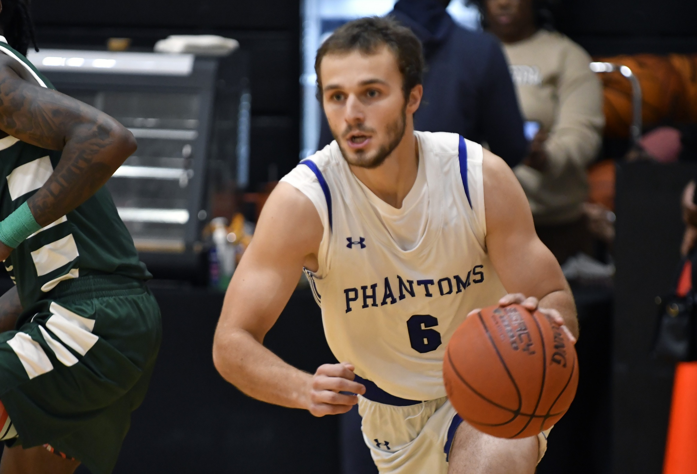 DCCC Edges Williamson at the End to Win 61-59